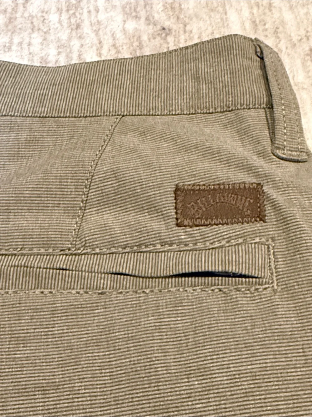 NWT Billabong Men's khaki crossfire submersible Performance Shorts. Size 30 mens